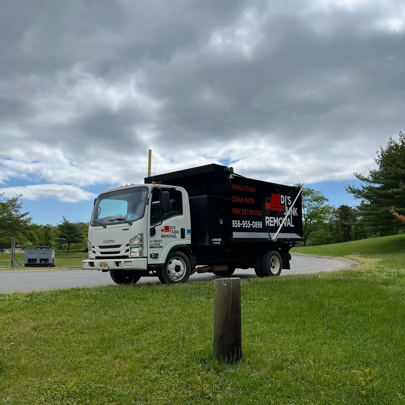 junk removal truck